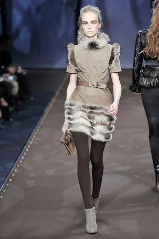 Look 18